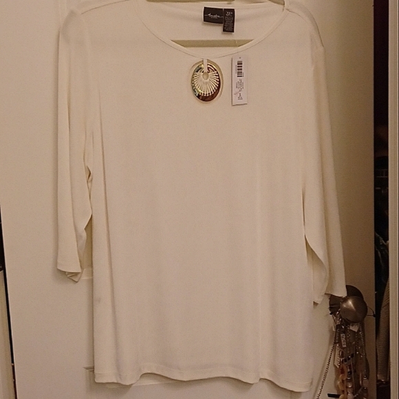 Chico's Travelers Classic Dreamcatcher Top - Picture 6 of 8